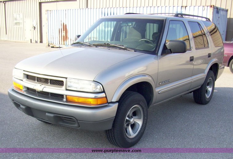 image for item 4014 2002 Chevrolet Blazer
