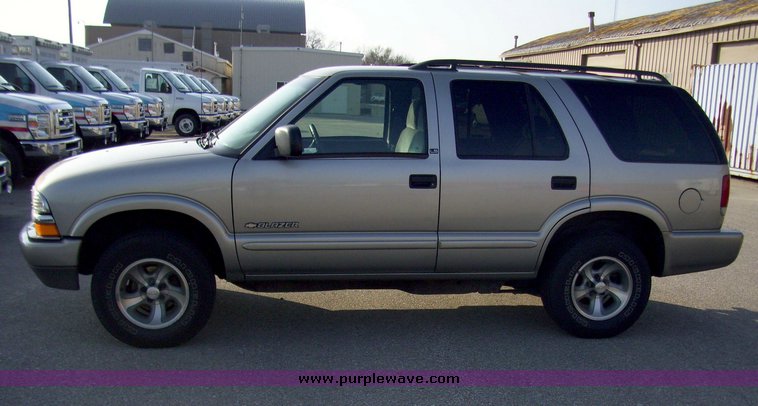 image for item 4014 2002 Chevrolet Blazer