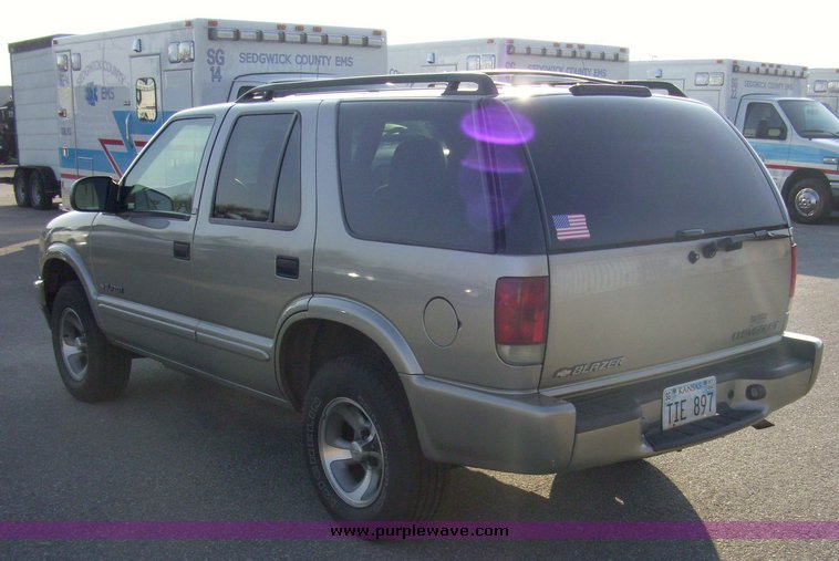 image for item 4014 2002 Chevrolet Blazer