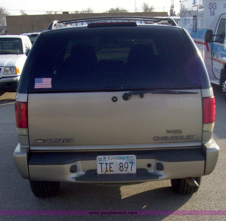 image for item 4014 2002 Chevrolet Blazer