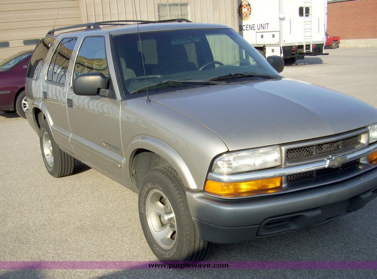 image for item 4014 2002 Chevrolet Blazer