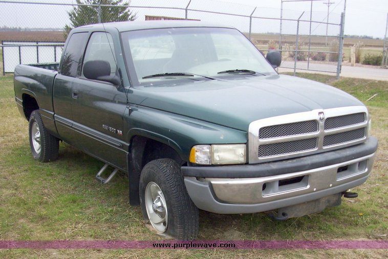 image for item 4090 2001 Dodge Ram 1500