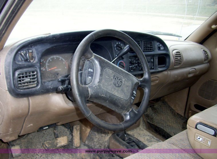 image for item 4090 2001 Dodge Ram 1500