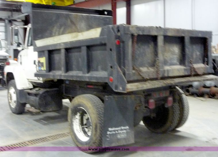 image for item 5078 1996 Ford Conventional LN8000F dump truck