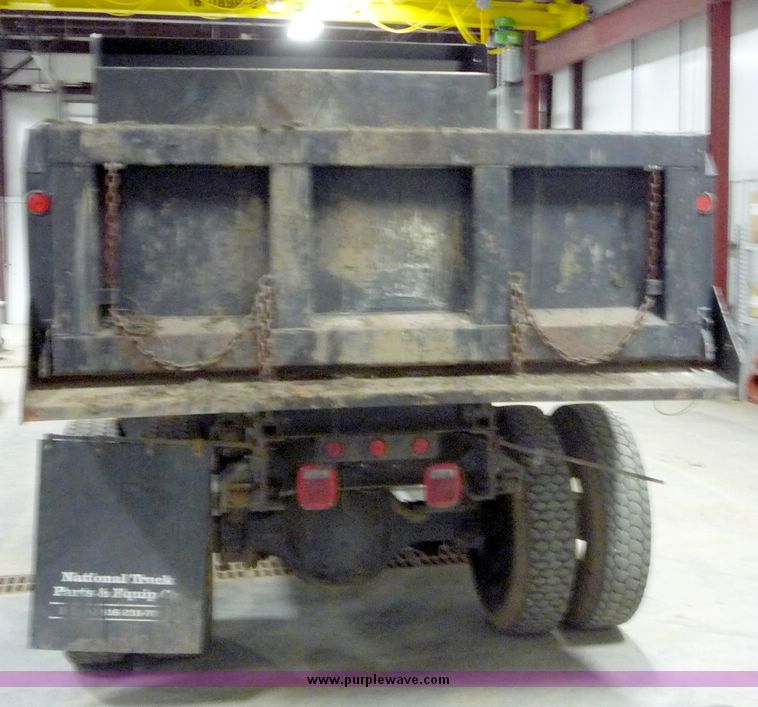 image for item 5078 1996 Ford Conventional LN8000F dump truck