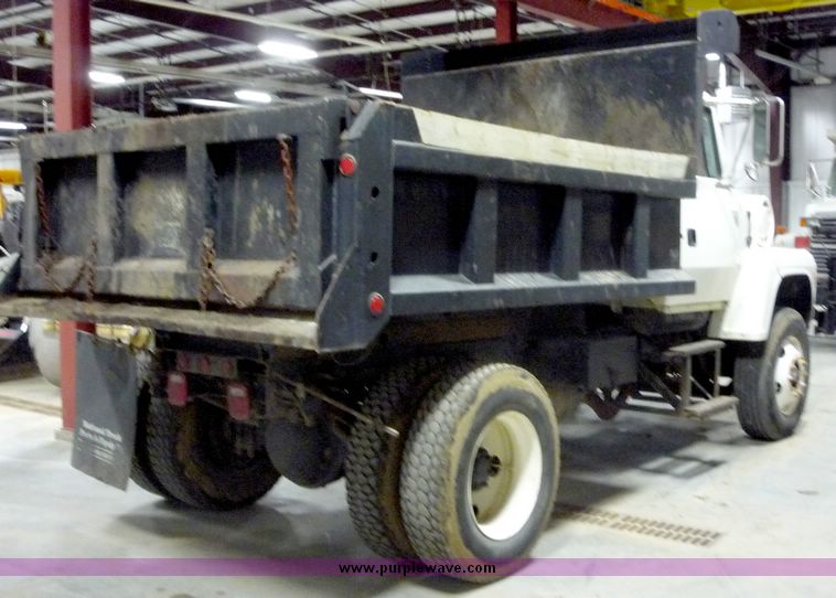 image for item 5078 1996 Ford Conventional LN8000F dump truck
