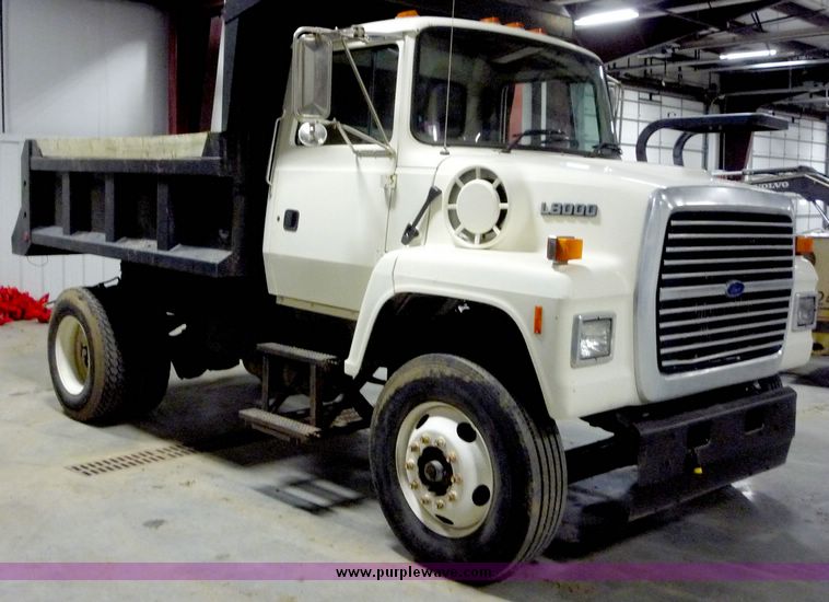 image for item 5078 1996 Ford Conventional LN8000F dump truck