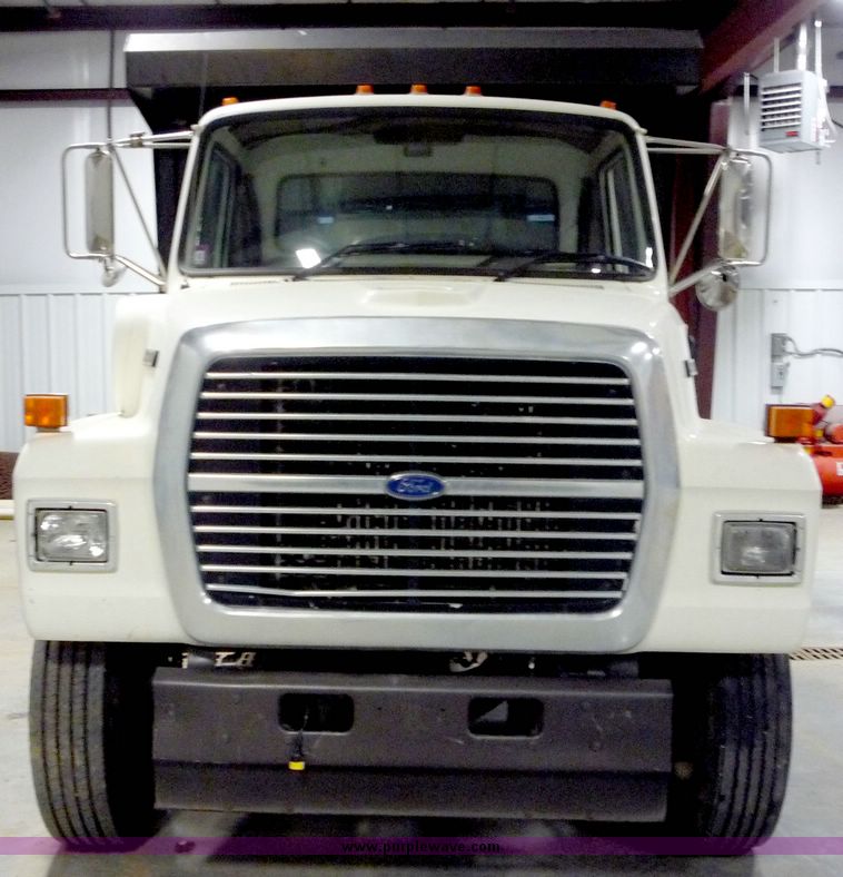image for item 5078 1996 Ford Conventional LN8000F dump truck
