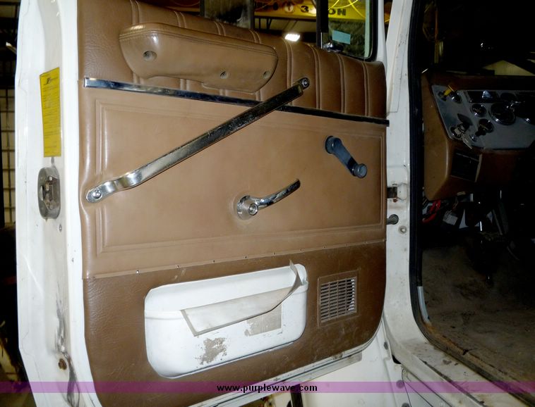 image for item 5078 1996 Ford Conventional LN8000F dump truck