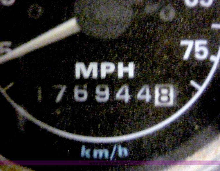 image for item 5078 1996 Ford Conventional LN8000F dump truck