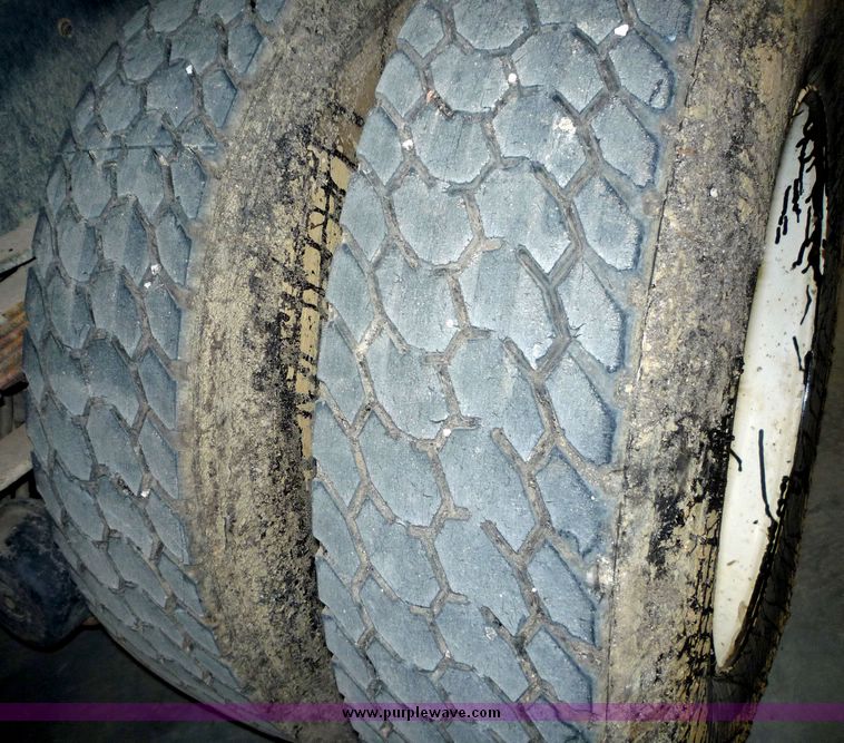 image for item 5078 1996 Ford Conventional LN8000F dump truck