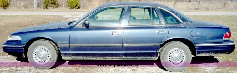 image for item 5100 1995 Ford Crown Victoria Police Interceptor