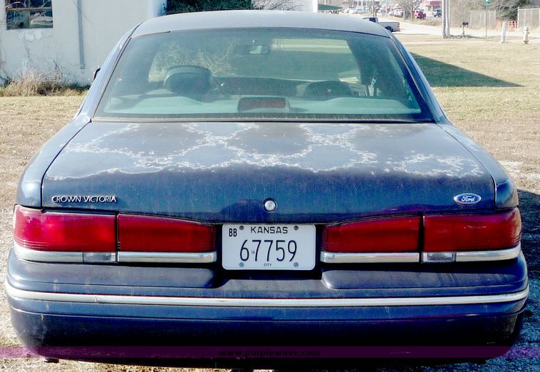 image for item 5100 1995 Ford Crown Victoria Police Interceptor