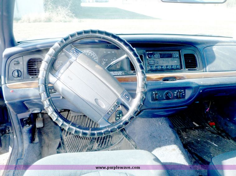 image for item 5100 1995 Ford Crown Victoria Police Interceptor