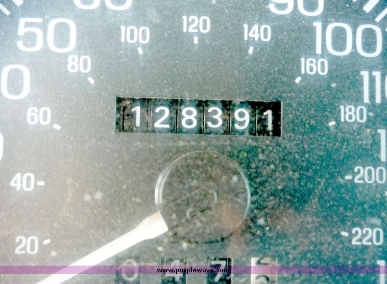 image for item 5100 1995 Ford Crown Victoria Police Interceptor