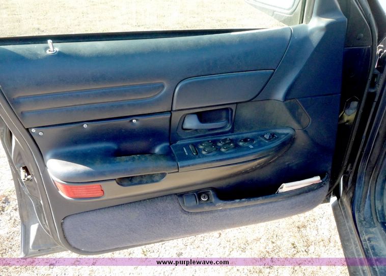 image for item 5100 1995 Ford Crown Victoria Police Interceptor