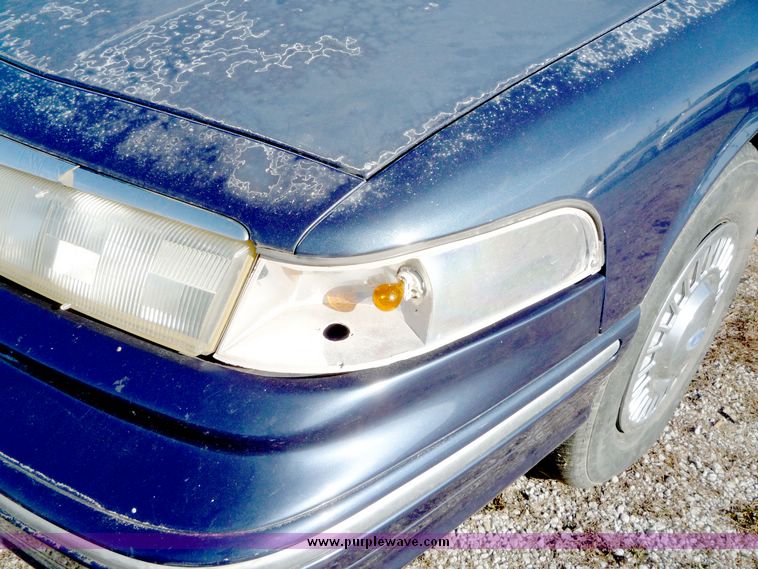 image for item 5100 1995 Ford Crown Victoria Police Interceptor