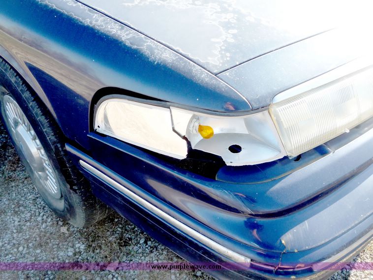 image for item 5100 1995 Ford Crown Victoria Police Interceptor