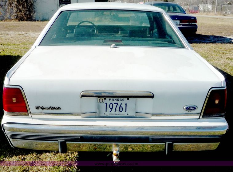 image for item 5101 1991 Ford Crown Victoria S