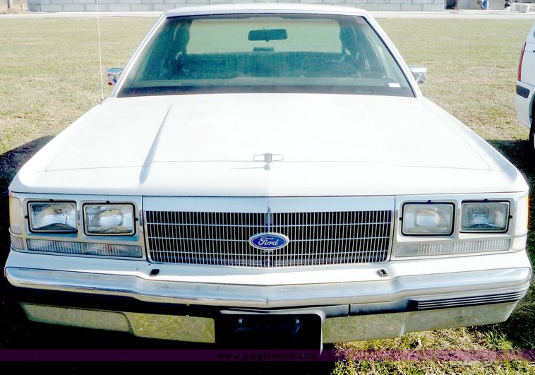 image for item 5101 1991 Ford Crown Victoria S