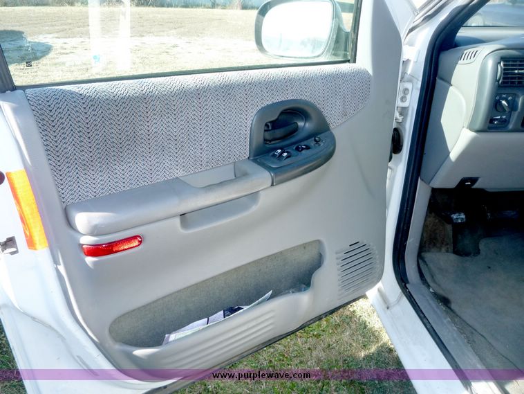 image for item 5102 1998 Chevrolet Venture