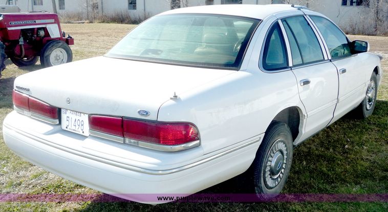image for item 5103 1995 Ford Crown Victoria Police Interceptor