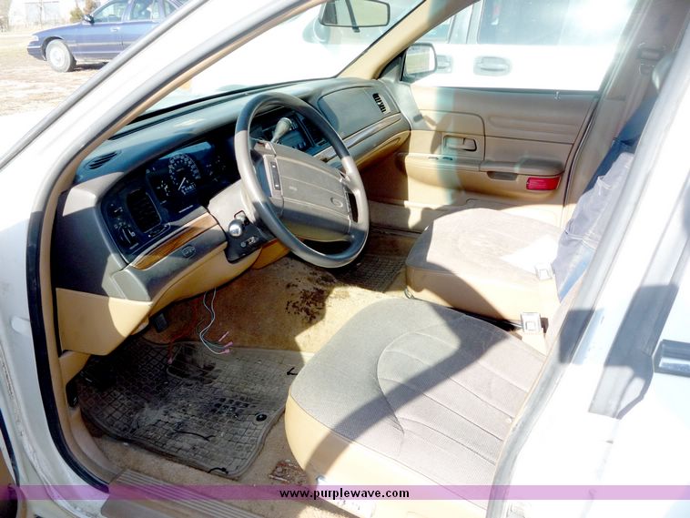 image for item 5103 1995 Ford Crown Victoria Police Interceptor