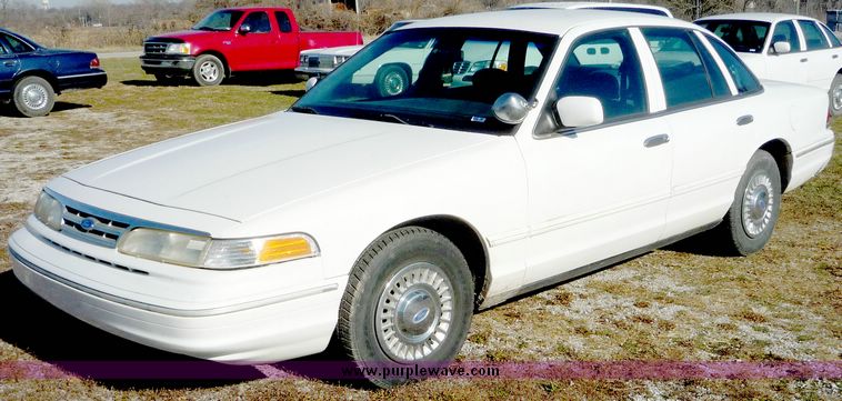 image for item 5104 1997 Ford Crown Victoria Police Interceptor