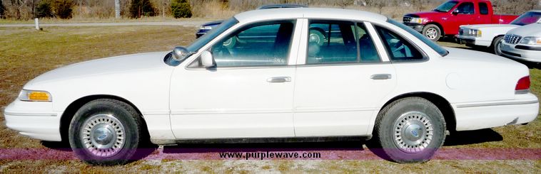 image for item 5104 1997 Ford Crown Victoria Police Interceptor