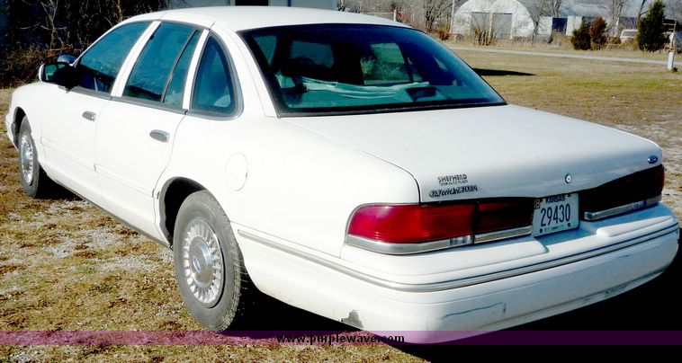 image for item 5104 1997 Ford Crown Victoria Police Interceptor