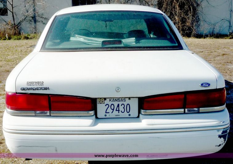 image for item 5104 1997 Ford Crown Victoria Police Interceptor