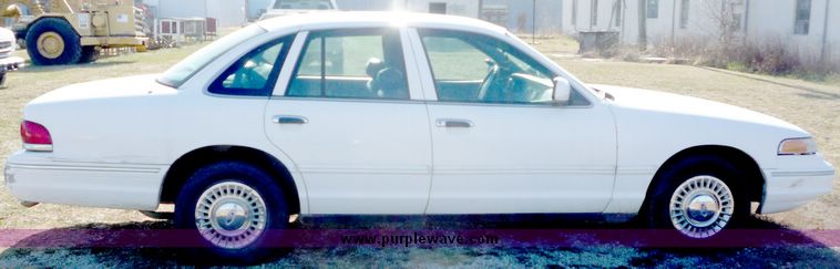 image for item 5104 1997 Ford Crown Victoria Police Interceptor