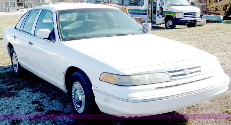 image for item 5104 1997 Ford Crown Victoria Police Interceptor