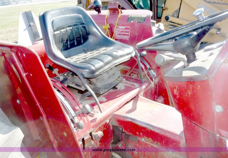 image for item 5105 International 464 tractor