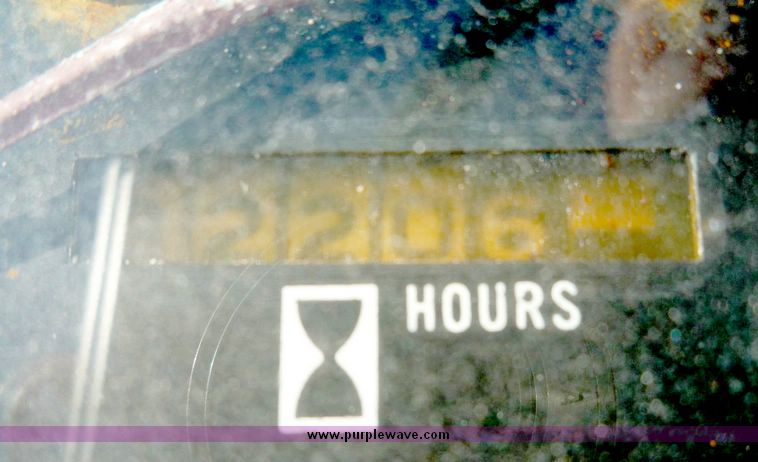 image for item 5105 International 464 tractor