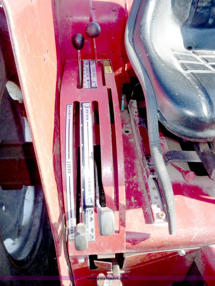 image for item 5105 International 464 tractor