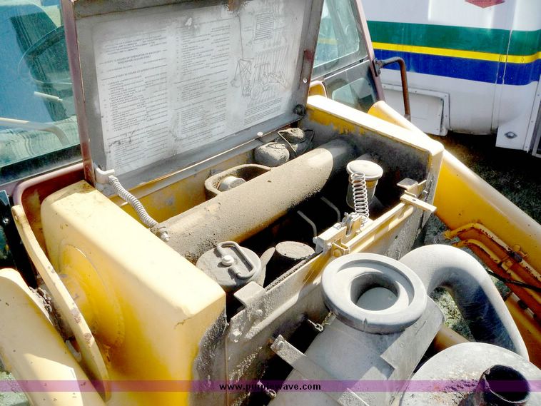 image for item 5106 1989 Case 580K back hoe loader