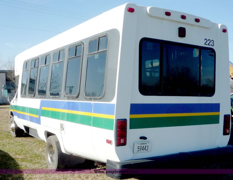 image for item 5107 1999 Ford E-450 Super Duty RV