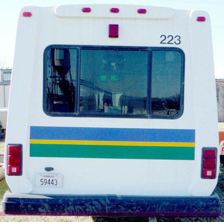 image for item 5107 1999 Ford E-450 Super Duty RV