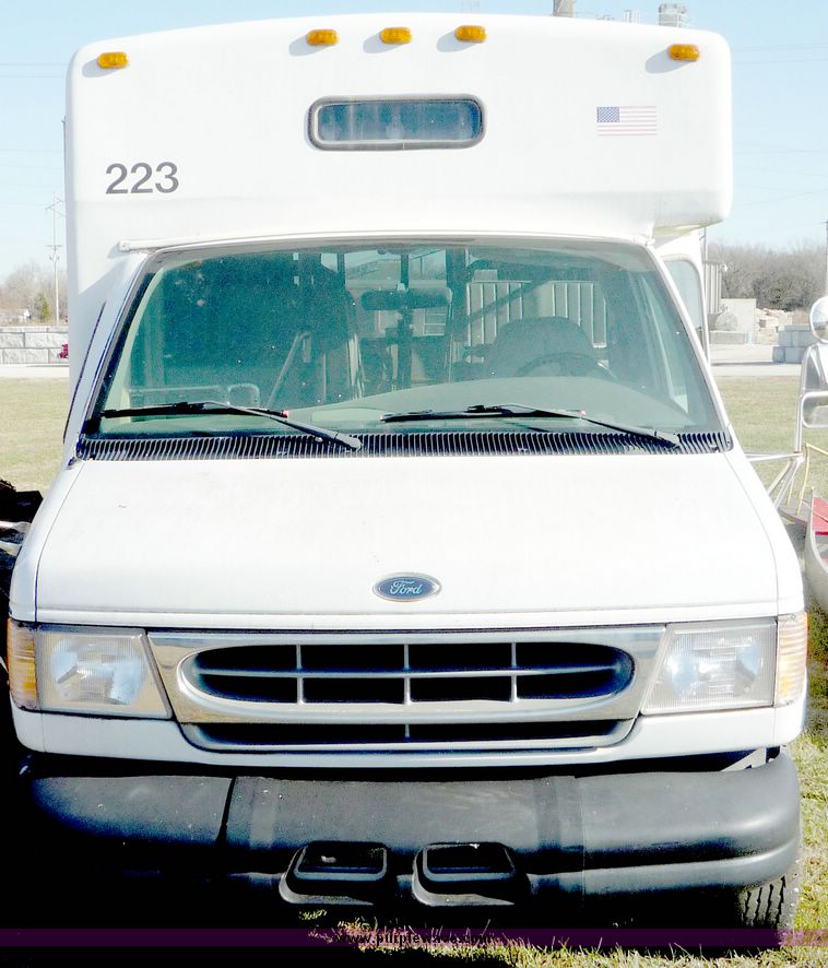 image for item 5107 1999 Ford E-450 Super Duty RV