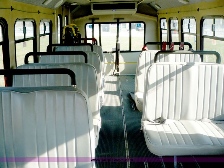 image for item 5107 1999 Ford E-450 Super Duty RV