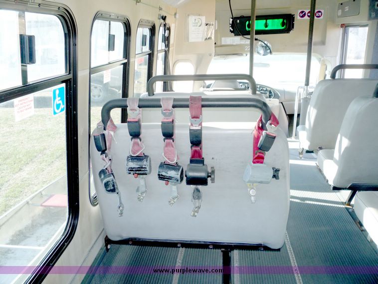 image for item 5107 1999 Ford E-450 Super Duty RV