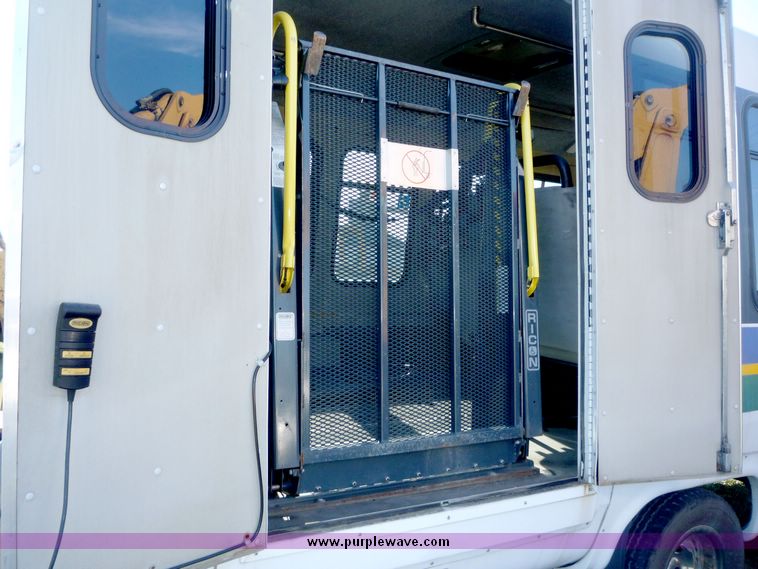 image for item 5107 1999 Ford E-450 Super Duty RV