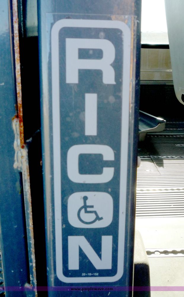 image for item 5107 1999 Ford E-450 Super Duty RV