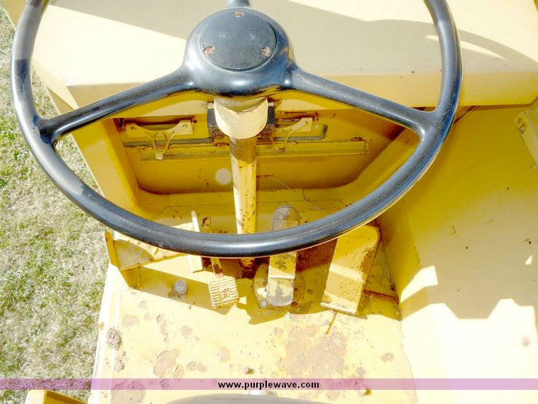 image for item 5109 1979 Caterpillar 613B paddle scraper