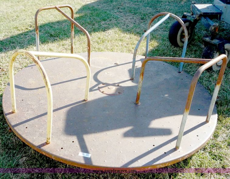 image for item 5113 Merry-go-round