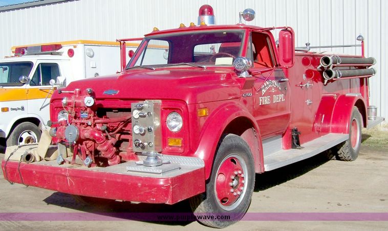 image for item 8429 1971 Chevrolet C50 fire tanker truck