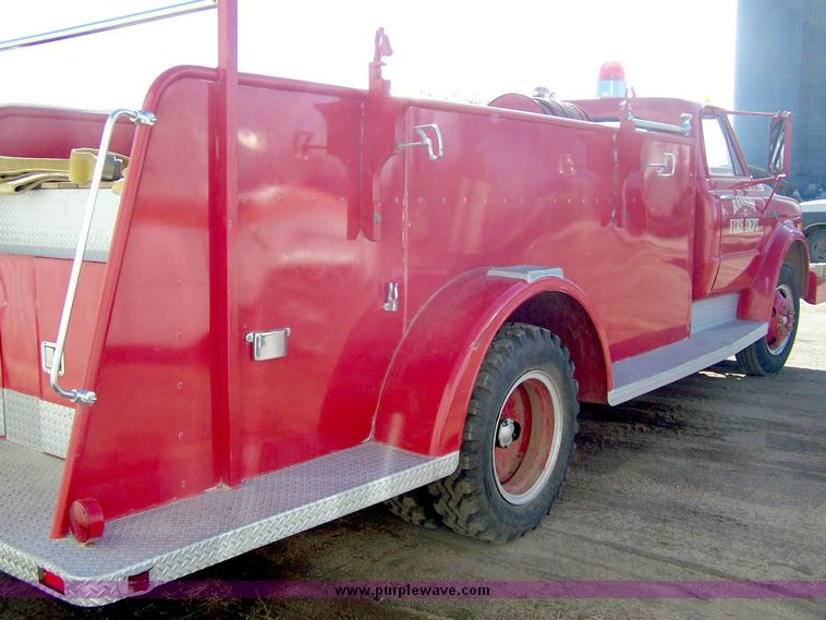 image for item 8429 1971 Chevrolet C50 fire tanker truck