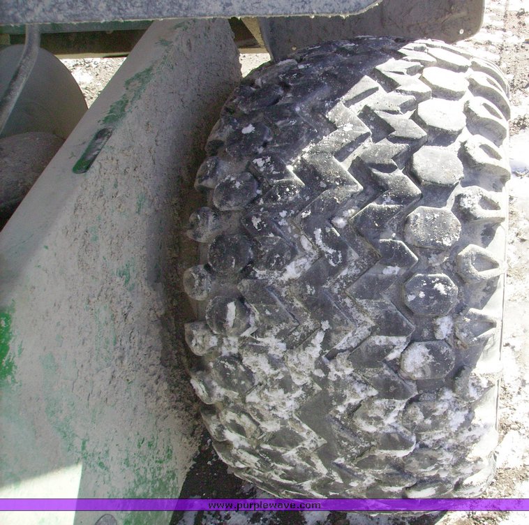 image for item 1002 2004 John Deere Gator 4x2 utility vehicle