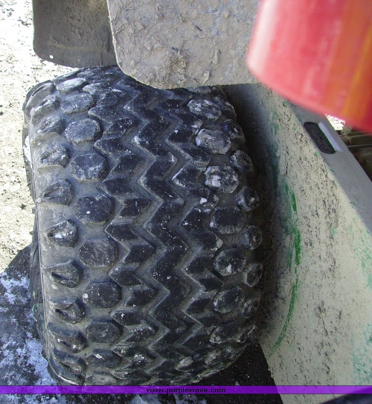 image for item 1002 2004 John Deere Gator 4x2 utility vehicle